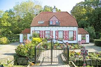 中世纪的农民房子农村荷兰