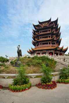 黄色的起重机塔寺庙武汉湖北中国