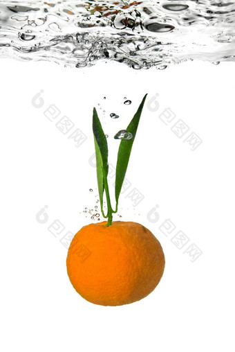 橘子下降了<strong>水泡</strong>沫白色