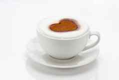 卡布奇诺咖啡杯形状心孤立的白色