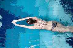 运动游泳运动员潜水游泳池