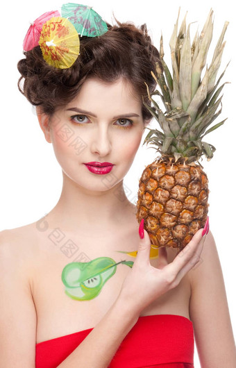 关闭肖像美女人水果身体艺术pineapp