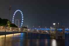 新加坡摩天观景轮晚上