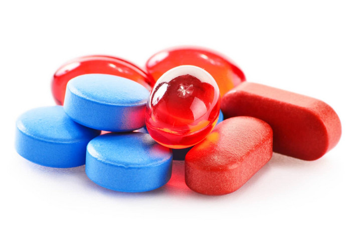 作文药物药片孤立的白色背景