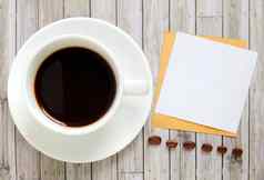 空白纸热咖啡杯咖啡豆子