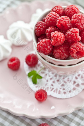 蛋白派新鲜的树莓