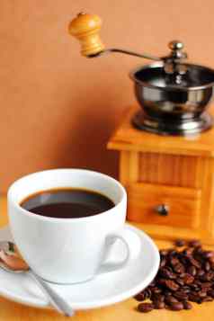 杯热咖啡咖啡磨床豆子
