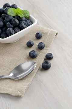 蓝莓小碗
