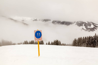 滑雪坡标志梅杰夫法国阿尔卑斯山脉法国