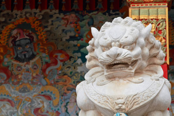 狮子雕像中国人寺庙