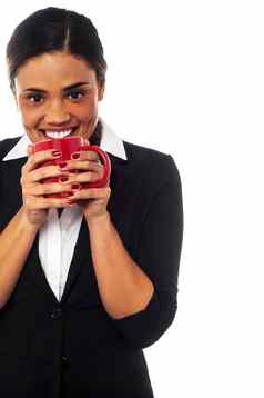 女人享受咖啡工作打破
