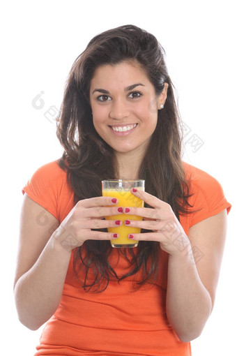 模型发布年轻的女人喝橙色汁