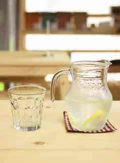 Jar柠檬水空玻璃夏天
