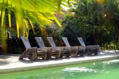 池椅子甲板酒店热带地区