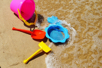 塑料孩子们玩具沙子海滩