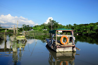 农村湖