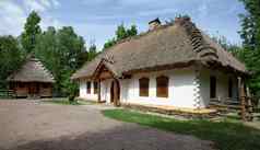 重建传统的农民的房子开放空气博物馆基辅乌克兰