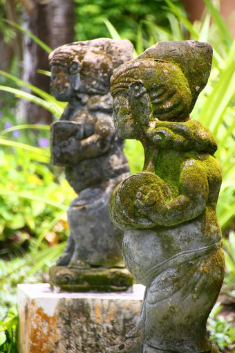 巴厘岛的石头雕像