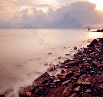日落海海岸石头