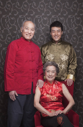 肖像<strong>爷爷奶奶孙子</strong>传统的中国人服装