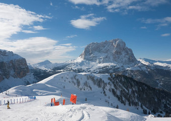 滑雪度假胜地塞尔瓦秋天加迪纳意大利