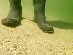 橡胶靴子橡胶靴水下沙子地面