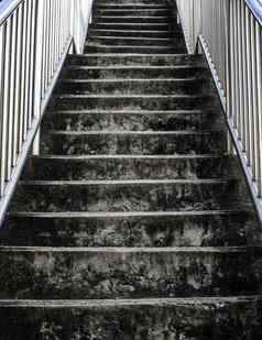 黑暗楼梯
