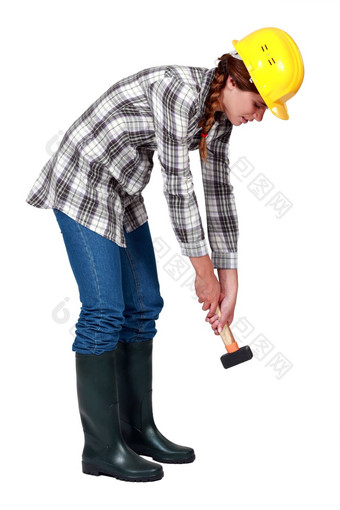 女建设工人锤