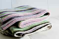 针织条纹地毯白色紫色的绿色粉红色的条纹