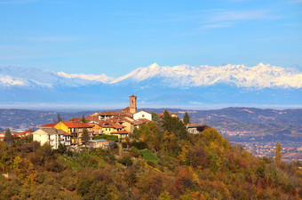 小<strong>小镇</strong>山<strong>雪山</strong>背景