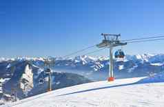 滑雪度假胜地泽尔奥地利阿尔卑斯山脉冬天