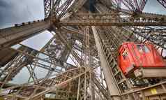 巴黎不寻常的埃菲尔铁塔塔电梯乘客