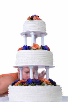 最后修版折边婚礼蛋糕