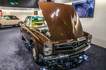 法兰克福七梅塞德斯-<strong>奔驰</strong>宝塔brabus