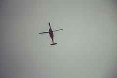 以色列军事黑色的鹰直升机飞行天空
