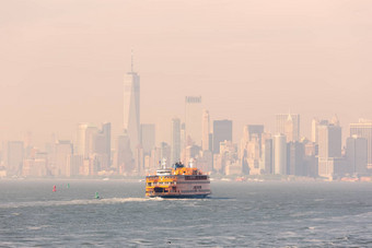 <strong>名单</strong>岛渡船较低的曼哈顿天际线纽约美国
