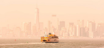 名单岛渡船较低的曼哈顿天际线纽约美国