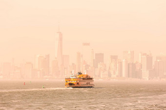 名单岛渡船较低的曼哈顿天际线纽约美国