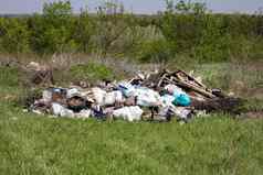 卢甘斯克乌克兰4月垃圾转储环境