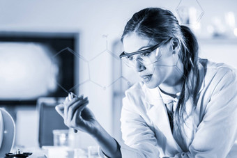 肖像自信女研究员生活科学实验室写作结构化学公式玻璃董事会