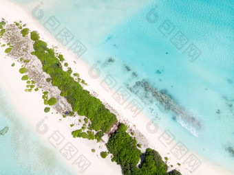 空中<strong>无人机</strong>视图<strong>图片</strong>完美的海滩绿松石环礁湖小热带岛马尔代夫