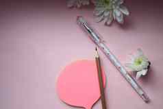 贴纸笔铅笔花粉红色的背景