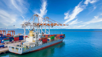 容器船<strong>卸货</strong>起重机船海港全球业务物流进口出口运费航运运输在世界范围内容器船容器船加载货物货物运费船