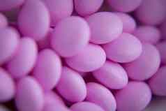 粉红色的药片治疗甲状腺机能亢进