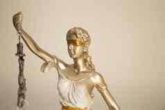 女人雕像象征正义忒弥斯