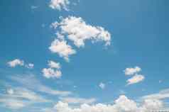 蓝色的天空白色云夏天时间自然环境