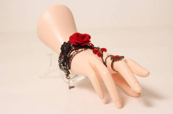 珠宝人体模型古董风格玫瑰手镯环