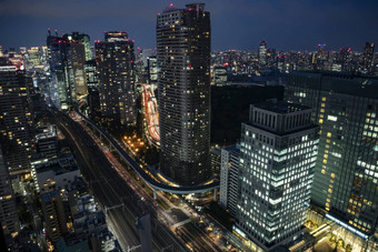 东京城市景观蓝色的小时前长曝光景观取向