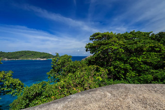 Similan岛屿阳光明媚的一天