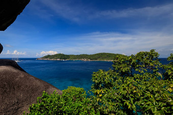Similan岛屿阳光明媚的一天